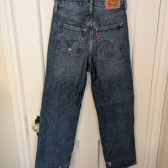 Levi's Ribcage Straight Ankle Jeans - Picture 2 of 3
